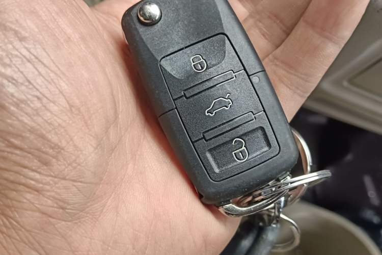 Used CHANGAN KAICHENG Ruixing M80 2019 1.5L Base Version 2-Seater Single-Steamed Air Conditioning China VI Standard Flat Roof Rear-Hinged Doors DAM15KR Vehicle Key