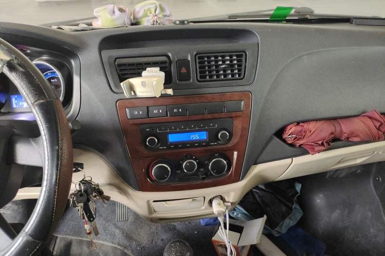 Used CHANGAN KAICHENG Ruixing M80 2019 1.5L Base Version 2-Seater Single-Steamed Air Conditioning China VI Standard Flat Roof Rear-Hinged Doors DAM15KR Audio And AC Panel