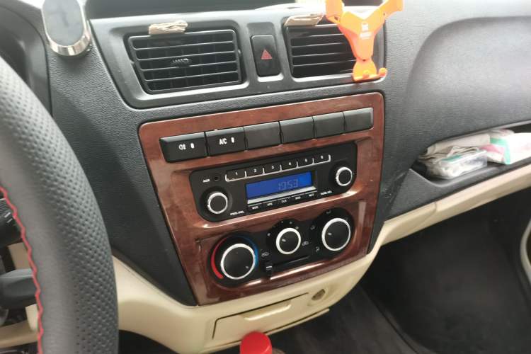 Used CHANGAN KAICHENG Ruixing M80  Audio And AC Panel