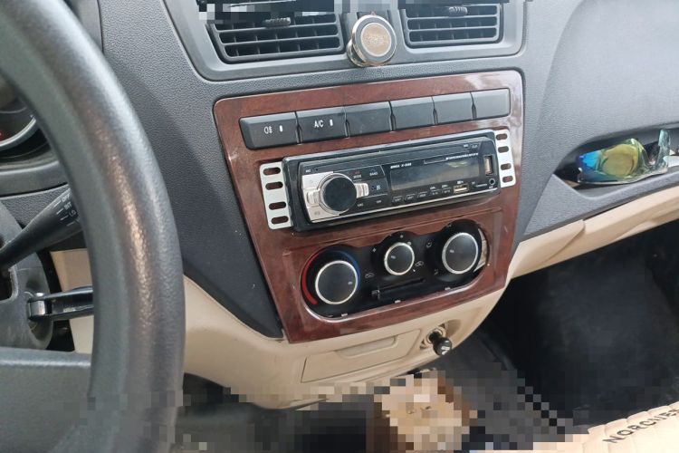 Used CHANGAN KAICHENG Ruixing M80 2019 1.5L Base Version 2-Seater Single-Steamed Air Conditioning China VI Standard Flat Roof Rear-Hinged Doors DAM15KR Audio And AC Panel