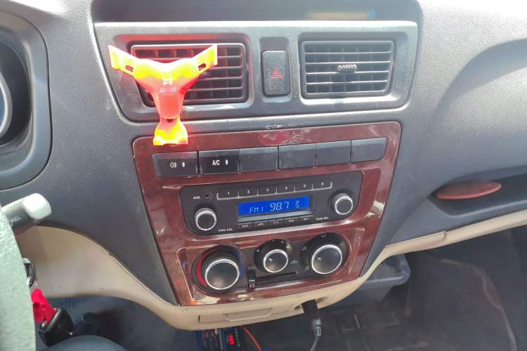 Used CHANGAN KAICHENG Ruixing M80 2019 1.5L Base Version 2-Seater Single-Steamed Air Conditioning China VI Standard Flat Roof Rear-Hinged Doors DAM15KR Audio And AC Panel