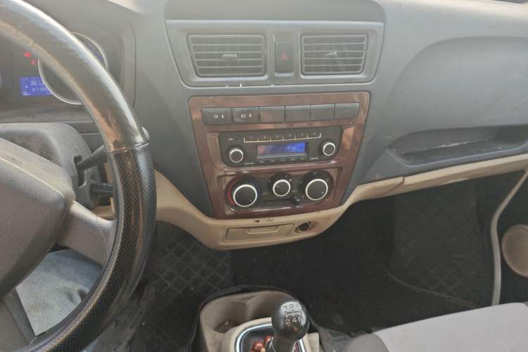 Used CHANGAN KAICHENG Ruixing M80 2019 1.5L Base Version 2-Seater Single-Steamed Air Conditioning China VI Standard Flat Roof Rear-Hinged Doors DAM15KR Audio And AC Panel