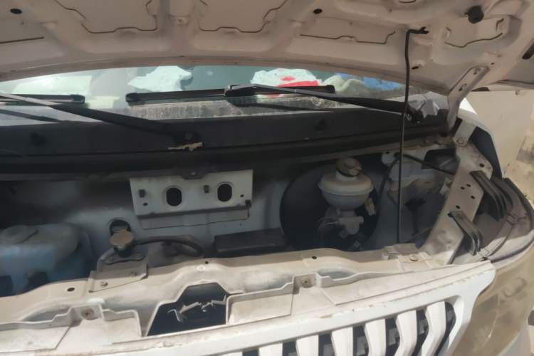 Used CHANGAN KAICHENG Ruixing M80 2019 1.5L Base Version 2-Seater Single-Steamed Air Conditioning China VI Standard Flat Roof Rear-Hinged Doors DAM15KR Engine Bay Left