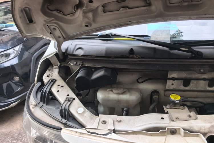 Used CHANGAN KAICHENG Ruixing M80 2019 1.5L Base Version 2-Seater Single-Steamed Air Conditioning China VI Standard Flat Roof Rear-Hinged Doors DAM15KR Engine Bay Right