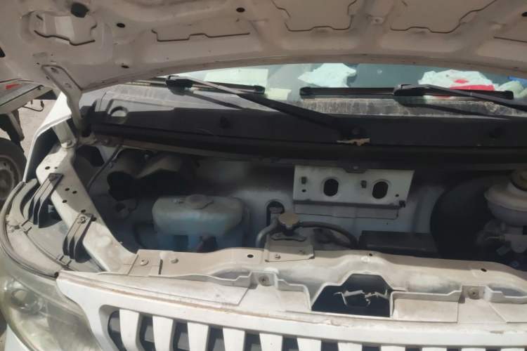 Used CHANGAN KAICHENG Ruixing M80 2019 1.5L Base Version 2-Seater Single-Steamed Air Conditioning China VI Standard Flat Roof Rear-Hinged Doors DAM15KR Engine Bay Right