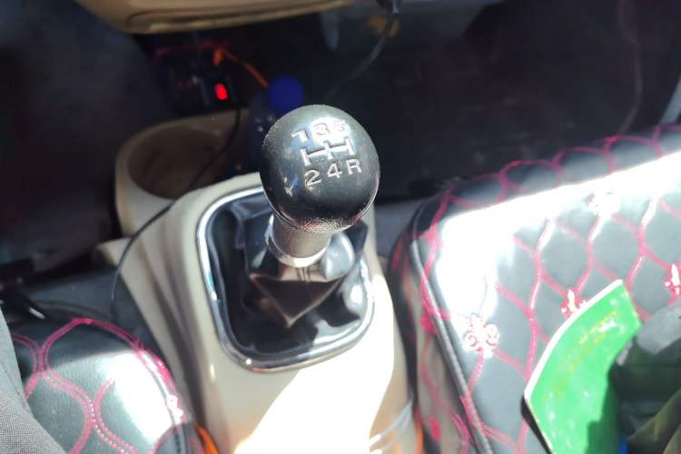 Used CHANGAN KAICHENG Ruixing M80 2019 1.5L Base Version 2-Seater Single-Steamed Air Conditioning China VI Standard Flat Roof Rear-Hinged Doors DAM15KR Gear Lever