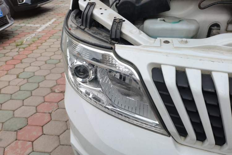 Used CHANGAN KAICHENG Ruixing M80  Right Front Headlight