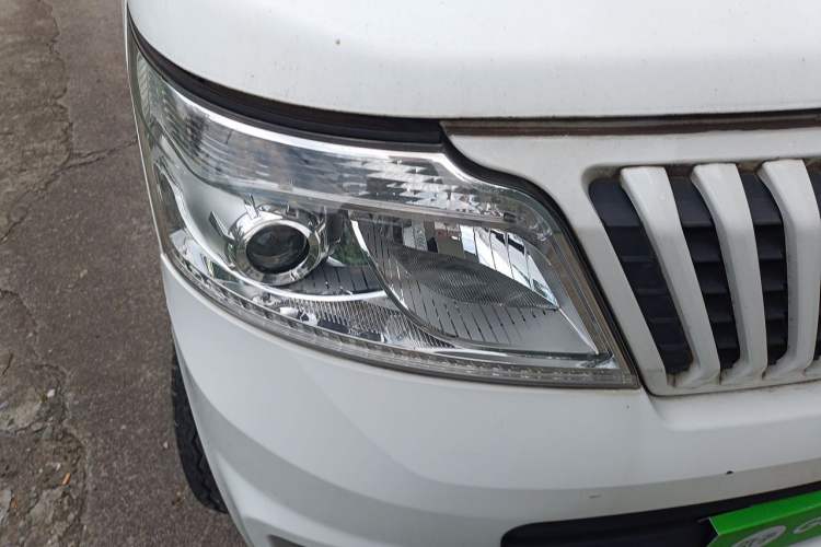 Used CHANGAN KAICHENG Ruixing M80 2019 1.5L Base Version 2-Seater Single-Steamed Air Conditioning China VI Standard Flat Roof Rear-Hinged Doors DAM15KR Right Front Headlight