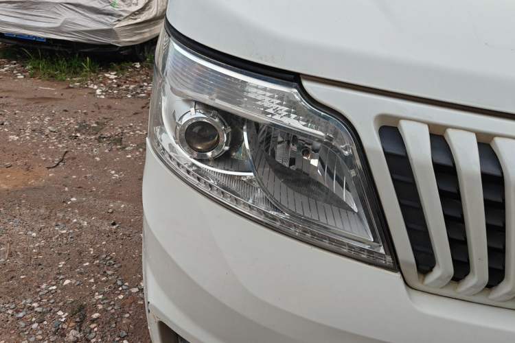 Used CHANGAN KAICHENG Ruixing M80 2019 1.5L Base Version 4-Seater Single-Steamed Air Conditioning China VI Standard Flat Roof with Lift-Up Rear Door DAM15KR Right Front Headlight