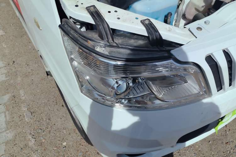 Used CHANGAN KAICHENG Ruixing M80 2019 1.5L Base Version 2-Seater Single-Steamed Air Conditioning China VI Standard Flat Roof Rear-Hinged Doors DAM15KR Right Front Headlight