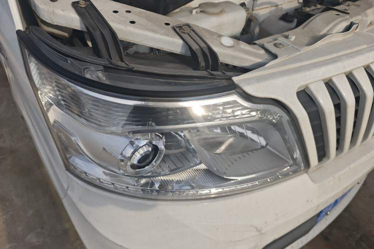 Used CHANGAN KAICHENG Ruixing M80 2019 1.5L Base Version 2-Seater Single-Steamed Air Conditioning China VI Standard Flat Roof Rear-Hinged Doors DAM15KR Right Front Headlight