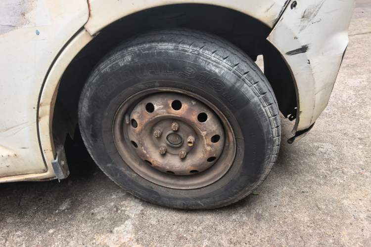 Used CHANGAN KAICHENG Ruixing M80 2019 1.5L Base Version 2-Seater Single-Steamed Air Conditioning China VI Standard Flat Roof Rear-Hinged Doors DAM15KR Right Front Wheel Hub