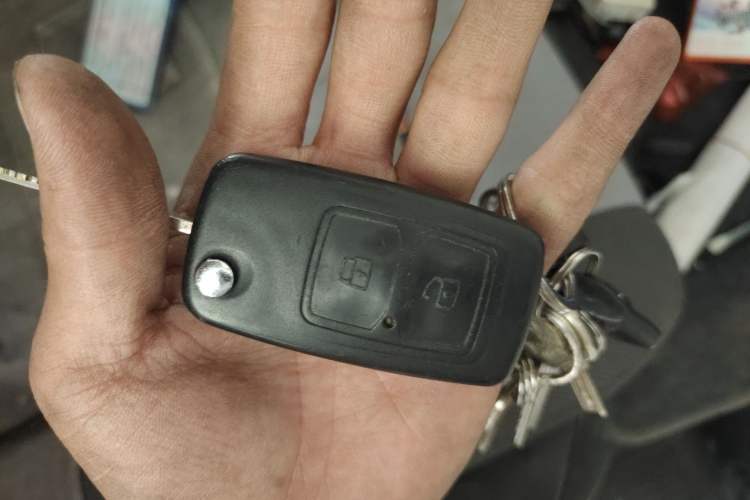 Used CHANGAN KAICHENG Ruixing M80 2019 1.5L Base Version 2-Seater Single-Steamed Air Conditioning China VI Standard Flat Roof Rear-Hinged Doors DAM15KR Vehicle Key