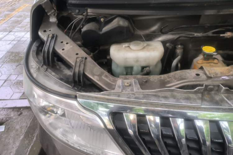 Used CHANGAN KAICHENG Ruixing M80 2020 1.6L Comfort Edition China VI Standard Flat-Top Dual-Side Opening 4-Seater CNG DAM16KRC Engine Bay Right