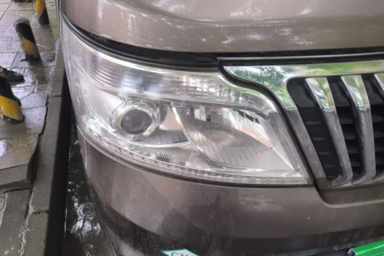 Used CHANGAN KAICHENG Ruixing M80 2020 1.6L Comfort Edition China VI Standard Flat-Top Dual-Side Opening 4-Seater CNG DAM16KRC Right Front Headlight