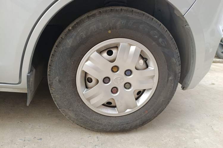 Used CHANGAN KAICHENG Ruixing M80 2020 1.6L Comfort Model China VI Standard Flat Roof Back-Hinged Doors 2 Seats CNG DAM16KRC Right Front Wheel Hub