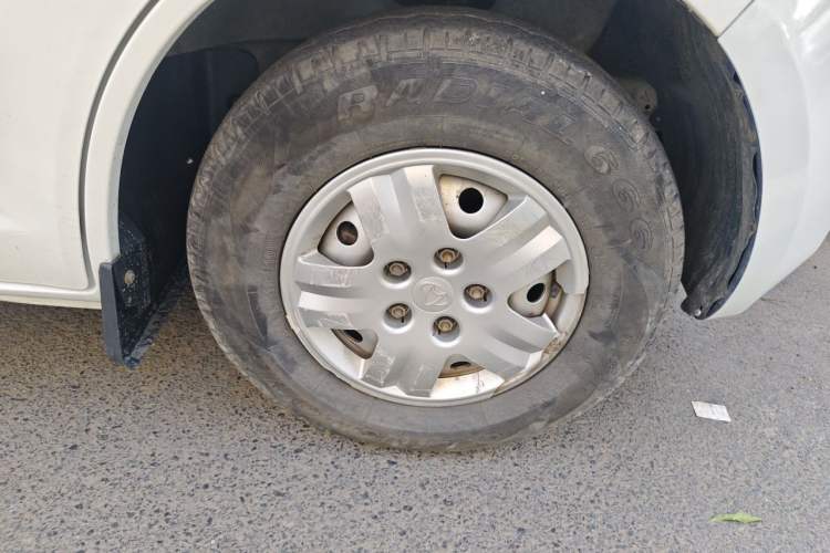 Used CHANGAN KAICHENG Ruixing M80 2020 1.6L Comfort Model China VI Standard Flat Roof Back-Hinged Doors 2 Seats CNG DAM16KRC Right Front Wheel Hub