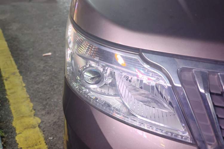 Used CHANGAN KAICHENG Ruixing M80 2021 1.6L Comfort Version 4-Seater Single-Steamed Air Conditioning China VI Standard Flat Roof with Lift-Up Rear Door – DAM16KR Right Front Headlight