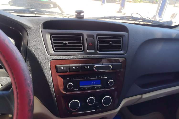 Used CHANGAN KAICHENG Ruixing M80 2021 1.6L Comfort Version 4-Seater Single-Steamed Air Conditioning China VI Standard Flat Roof with Lift-Up Rear Door – DAM16KR Audio And AC Panel