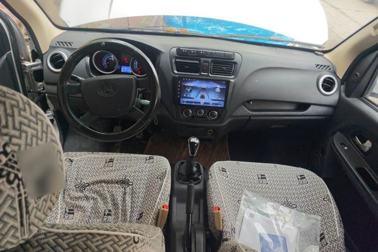 Used CHANGAN KAICHENG Ruixing M80 2021 1.6L Comfort Version 4-Seater Single-Steamed Air Conditioning China VI Standard Flat Roof with Lift-Up Rear Door – DAM16KR Center Console
