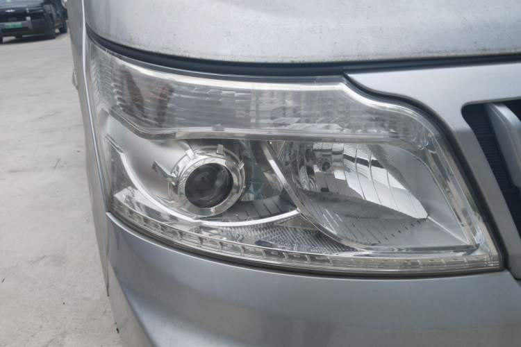 Used CHANGAN KAICHENG Ruixing M80 2021 1.6L Comfort Version 2-Seater Single-Steaming Air-Conditioned China VI Standard High-Roof Double-Swing Doors – DAM16KR Right Front Headlight
