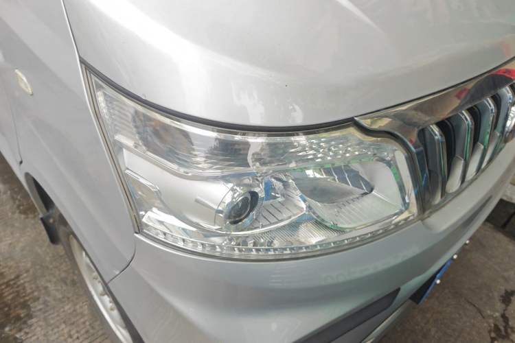 Used CHANGAN KAICHENG Ruixing M80 2021 1.6L Comfort Version 4-Seater Single-Steamed Air Conditioning China VI Standard Flat Roof with Lift-Up Rear Door – DAM16KR Right Front Headlight