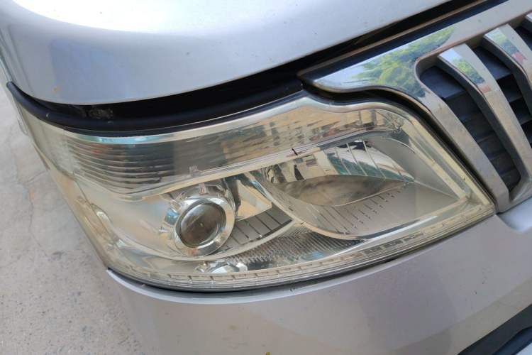 Used CHANGAN KAICHENG Ruixing M80 2021 1.6L Comfort Version 4-Seater Single-Steamed Air Conditioning China VI Standard Flat Roof with Lift-Up Rear Door – DAM16KR Right Front Headlight