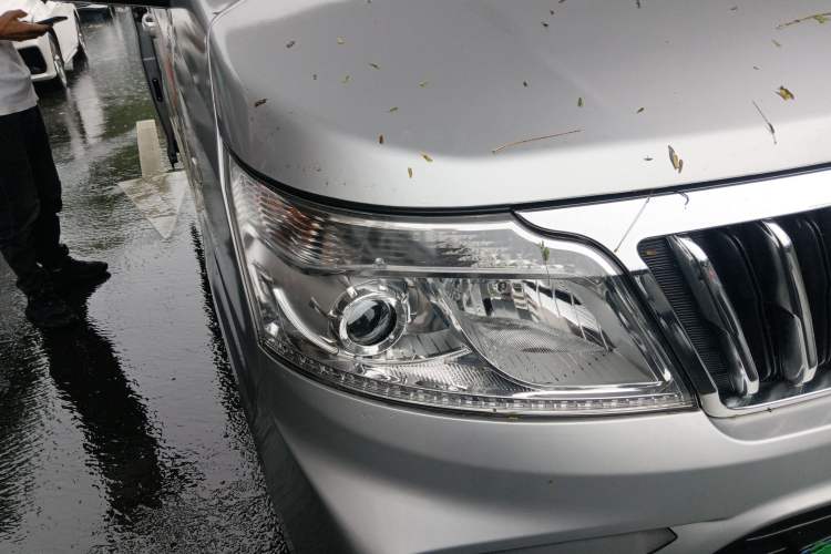 Used CHANGAN KAICHENG Ruixing M80 2021 1.6L Comfort Version 4-Seater Single-Steamed Air Conditioning China VI Standard Flat Roof with Lift-Up Rear Door – DAM16KR Right Front Headlight
