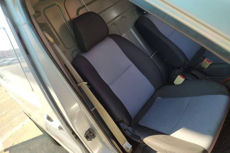Used CHANGAN KAICHENG Ruixing M80 2021 1.6L Comfort Version 2-Seater Single-Steaming Air-Conditioned China VI Standard Flat Roof with Lift-Up Rear Door DAM16KR Right Front Seat