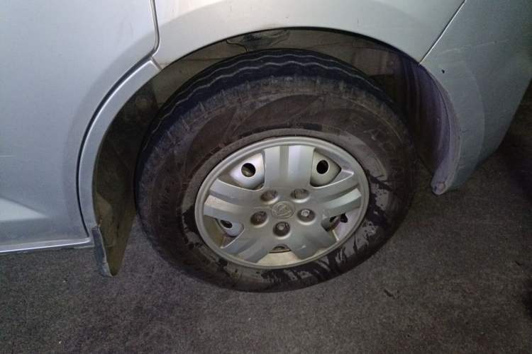 Used CHANGAN KAICHENG Ruixing M80 2021 1.6L Comfort Version 4-Seater Single-Steamed Air Conditioning China VI Standard Flat Roof with Lift-Up Rear Door – DAM16KR Right Front Wheel Hub