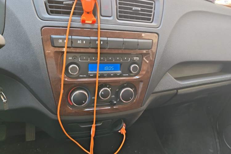 Used CHANGAN KAICHENG Ruixing M80 2021 1.6L Comfort Version 2-Seater Single-Steaming Air-Conditioned China VI Standard High-Roof Double-Swing Doors – DAM16KR Audio And AC Panel