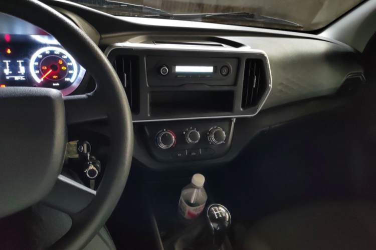 Used CHANGAN KAICHENG Ruixing M80 2021 1.6L Base Model 2-Seater Single-Steamed Air Conditioner China VI Standard Flat Roof with Lift-Up Rear Door DAM16KR Audio And AC Panel