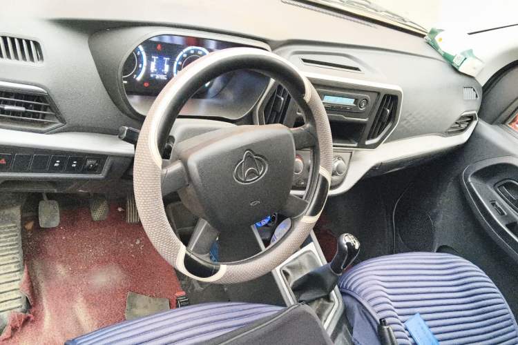 Used CHANGAN KAICHENG Ruixing M80 2021 1.6L Comfort Version 2-Seater Single-Steaming Air Conditioner China VI Standard Flat Roof Dual-Swing Doors – DAM16KR Center Console