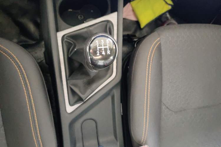 Used CHANGAN KAICHENG Ruixing M80 2021 1.6L Comfort Version 2-Seater Single-Steaming Air Conditioner China VI Standard Flat Roof Dual-Swing Doors – DAM16KR Gear Lever