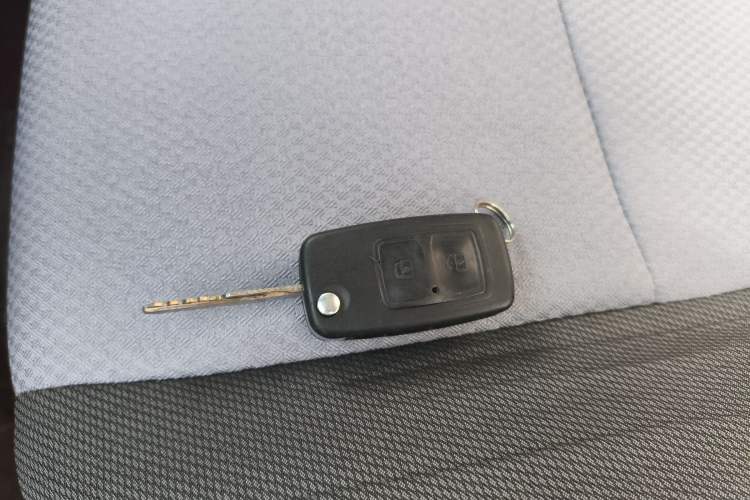 Used CHANGAN KAICHENG Ruixing M80 2021 1.6L Comfort Version 2-Seater Single-Steaming Air-Conditioned China VI Standard Flat Roof with Lift-Up Rear Door DAM16KR Interior 1