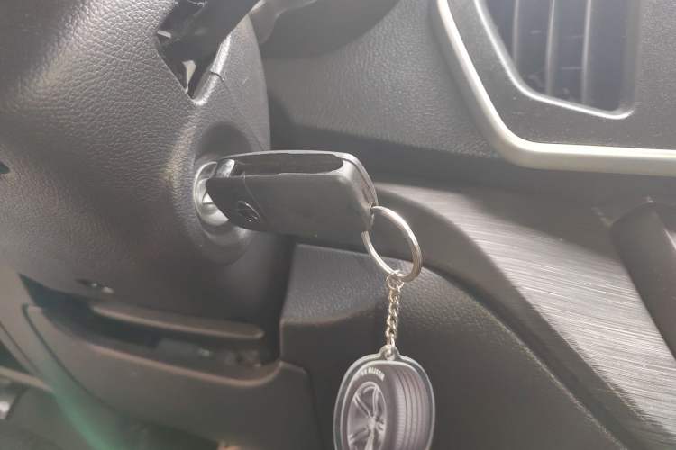 Used CHANGAN KAICHENG Ruixing M80 2021 1.6L Comfort Version 2-Seater Single-Steaming Air-Conditioned China VI Standard Flat Roof with Lift-Up Rear Door DAM16KR Interior 1