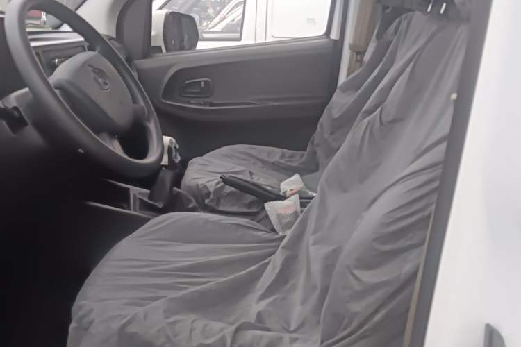 Used CHANGAN KAICHENG Ruixing M80 2021 1.6L Comfort Version 2-Seater Single-Steaming Air-Conditioned China VI Standard Flat Roof with Lift-Up Rear Door DAM16KR Interior 1