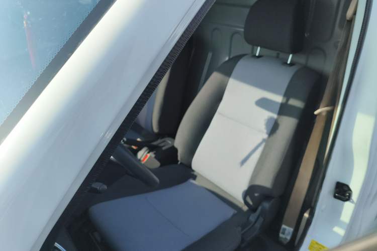 Used CHANGAN KAICHENG Ruixing M80 2021 1.6L Comfort Version 2-Seater Single-Steaming Air-Conditioned China VI Standard Flat Roof with Lift-Up Rear Door DAM16KR Left Rear Seat