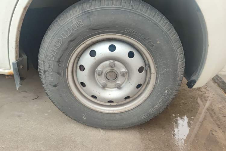 Used CHANGAN KAICHENG Ruixing M80 2021 1.6L Base Version 2-Seater Non-Air-Conditioned China VI Standard Flat Roof Liftback Doors DAM16KR Right Front Wheel Hub