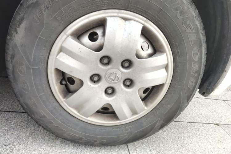 Used CHANGAN KAICHENG Ruixing M80 2021 1.6L Comfort Version 2-Seater Single-Steaming Air-Conditioned China VI Standard High-Roof Double-Swing Doors – DAM16KR Right Front Wheel Hub