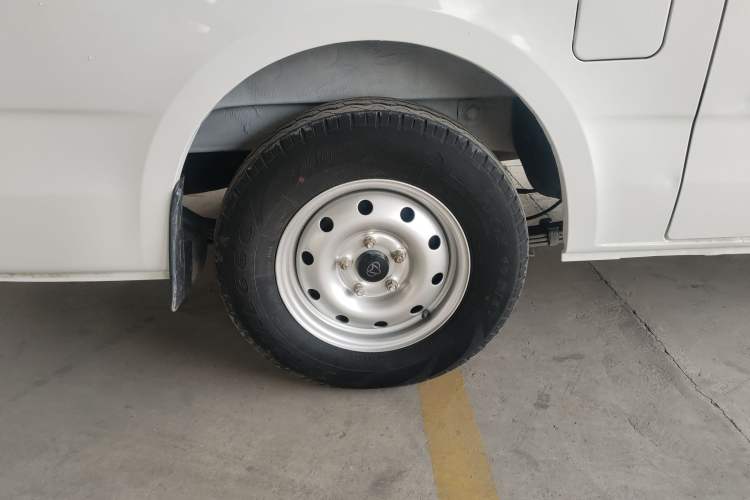 Used CHANGAN KAICHENG Ruixing M80 2021 1.6L Comfort Version 2-Seater Single-Steaming Air Conditioner China VI Standard Flat Roof Dual-Swing Doors – DAM16KR Right Rear Wheel Hub