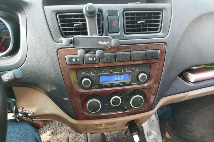 Used CHANGAN KAICHENG Ruixing M80 2021 1.6L Base Model 2-Seater Single-Steamed Air Conditioner China VI Standard Flat Roof with Lift-Up Rear Door DAM16KR Audio And AC Panel