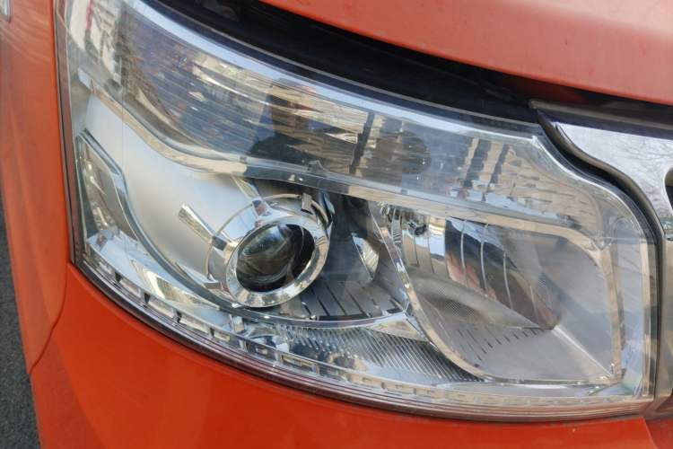 Used CHANGAN KAICHENG Ruixing M80 2021 1.6L Base Model 2-Seater Single-Steamed Air Conditioner China VI Standard Flat Roof with Lift-Up Rear Door DAM16KR Right Front Headlight