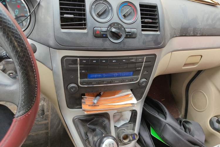 Used CHANGAN KAICHENG Ruixing M90 2016 2.0L Comfort Edition 4G94S Audio And AC Panel