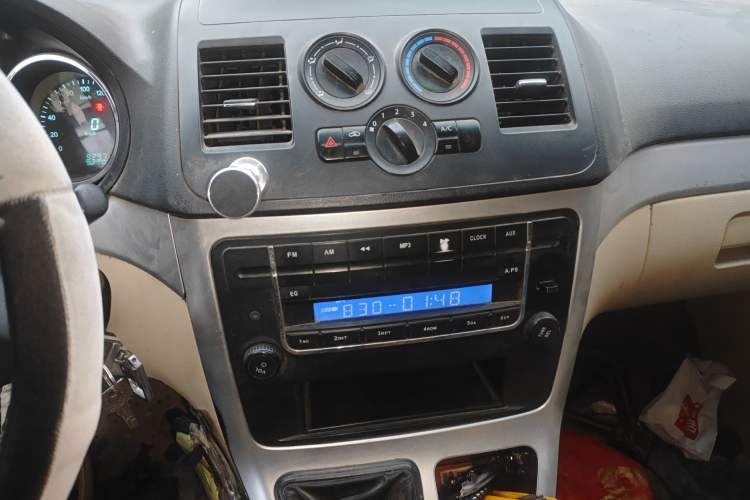 Used CHANGAN KAICHENG Ruixing M90 2016 2.0L Comfort Edition 4G94S Audio And AC Panel