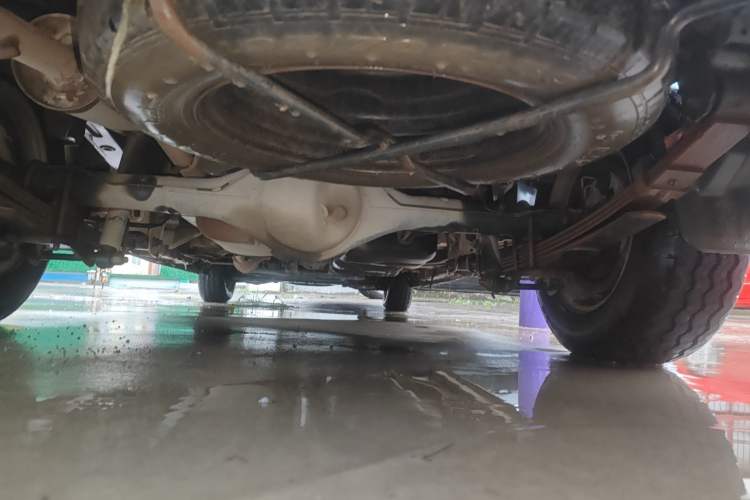 Used CHANGAN KAICHENG Ruixing M90 2016 2.0L Comfort Edition 4G94S Chassis Rear