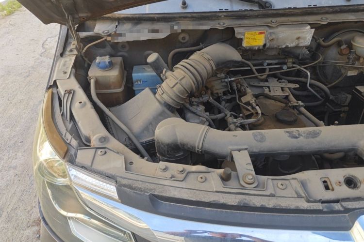 Used CHANGAN KAICHENG Ruixing M90 2016 2.0L Comfort Edition 4G94S Engine Bay Right