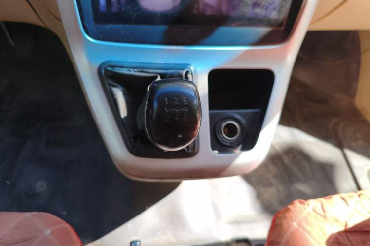Used CHANGAN KAICHENG Ruixing M90 2016 2.0L Comfort Edition 4G94S Gear Lever