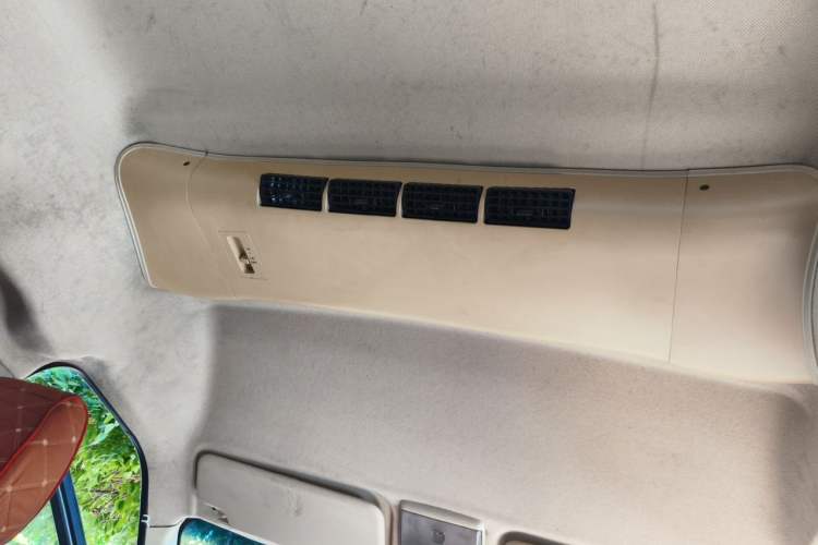 Used CHANGAN KAICHENG Ruixing M90 2016 2.0L Comfort Edition 4G94S Headliner
