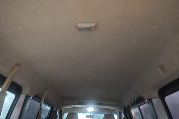 Used CHANGAN KAICHENG Ruixing M90 2016 2.0L Comfort Edition 4G94S Headliner
